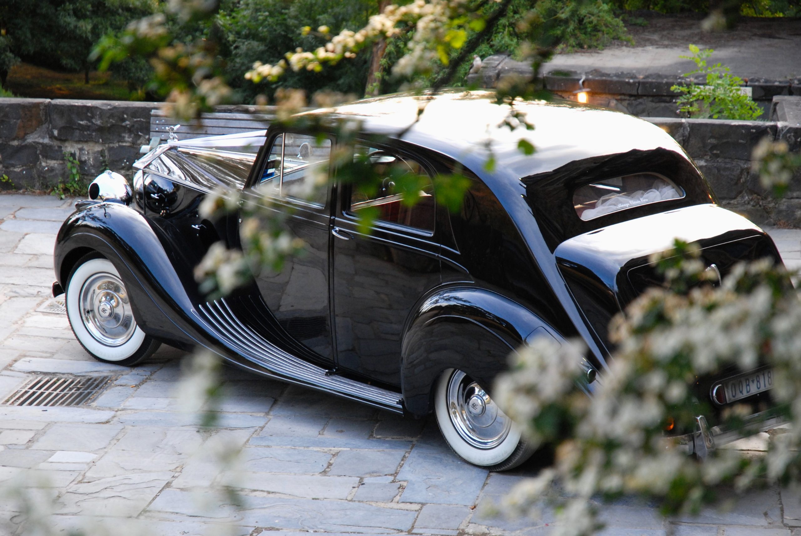 1947 Rolls Royce Wraith with side and rear view
